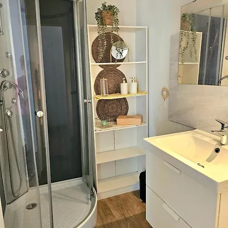 Le Du Clocher-clim -gare-puydufou Apartment Cholet